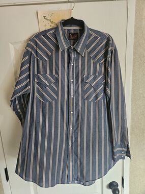 Plains Men’s Blue Vertical Stripe Casual Button-Down Shirt